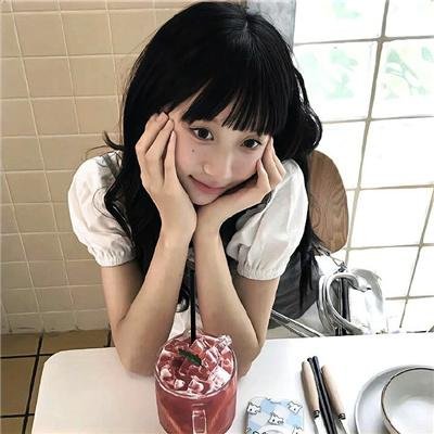 拉．拉